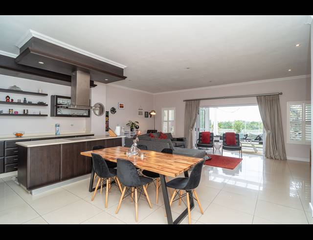 3.5 BEDROOM HOUSE FOR SALE IN LA LUCIA